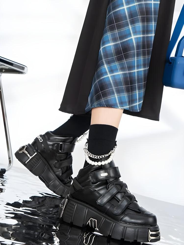 Grunge Chunky Metal Detailed Platform Boots